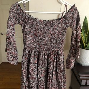 This is a dress brand Ecote it’s a size small.